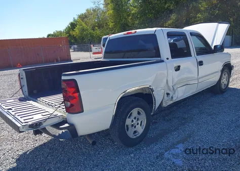 2005 Chevrolet Silverado 1500 Ls z USA, uszkodzony, nr VIN 2GCEC13T451334360